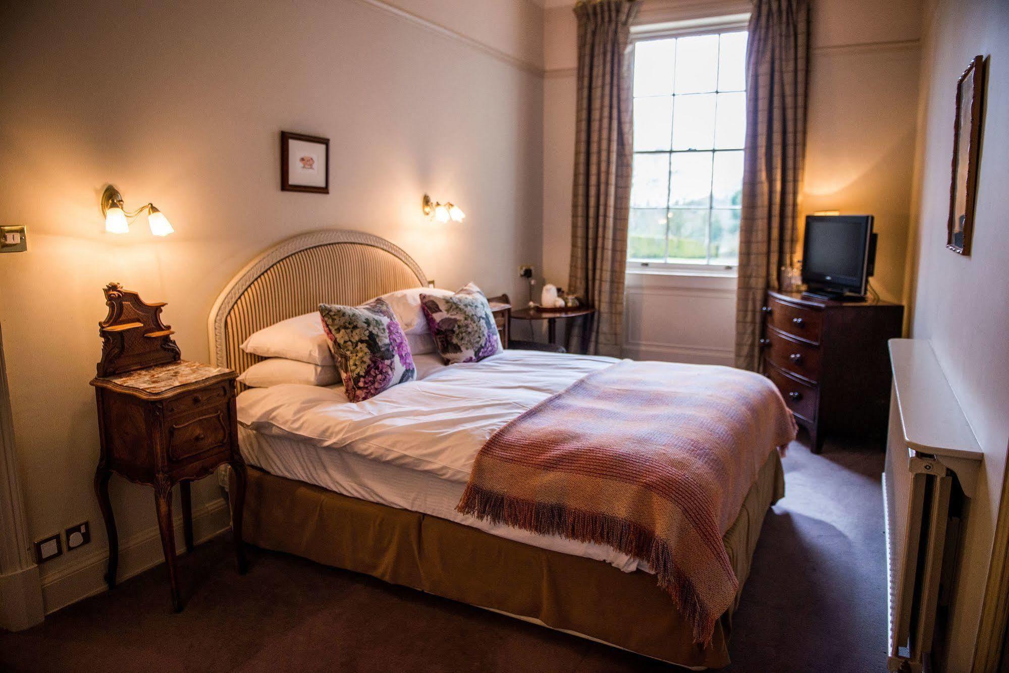 The Elms Hotel & Spa Abberley Екстериор снимка