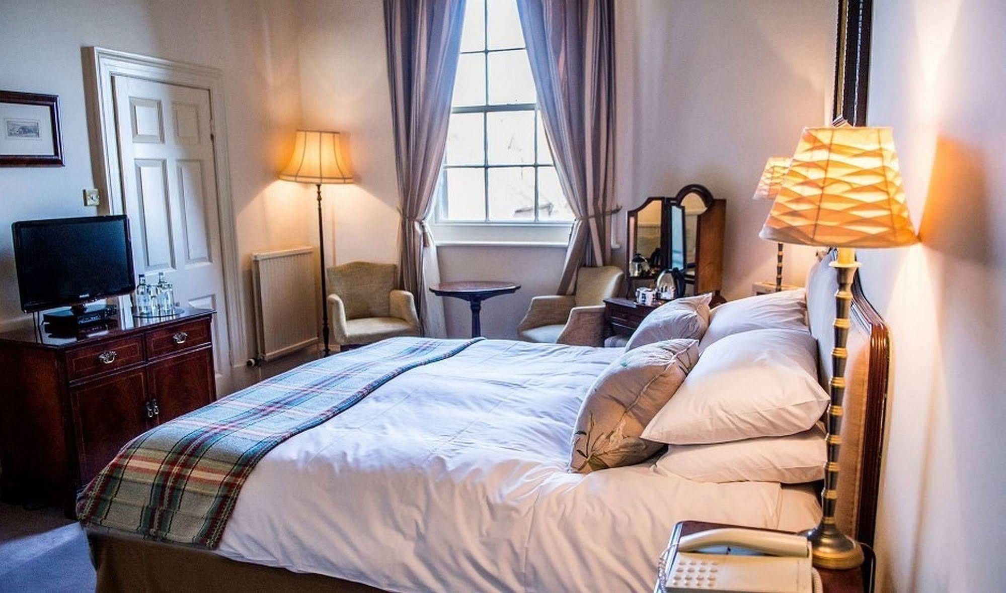 The Elms Hotel & Spa Abberley Екстериор снимка